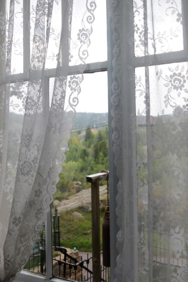 Skye Cottage Bed & Breakfast Central City Exterior foto