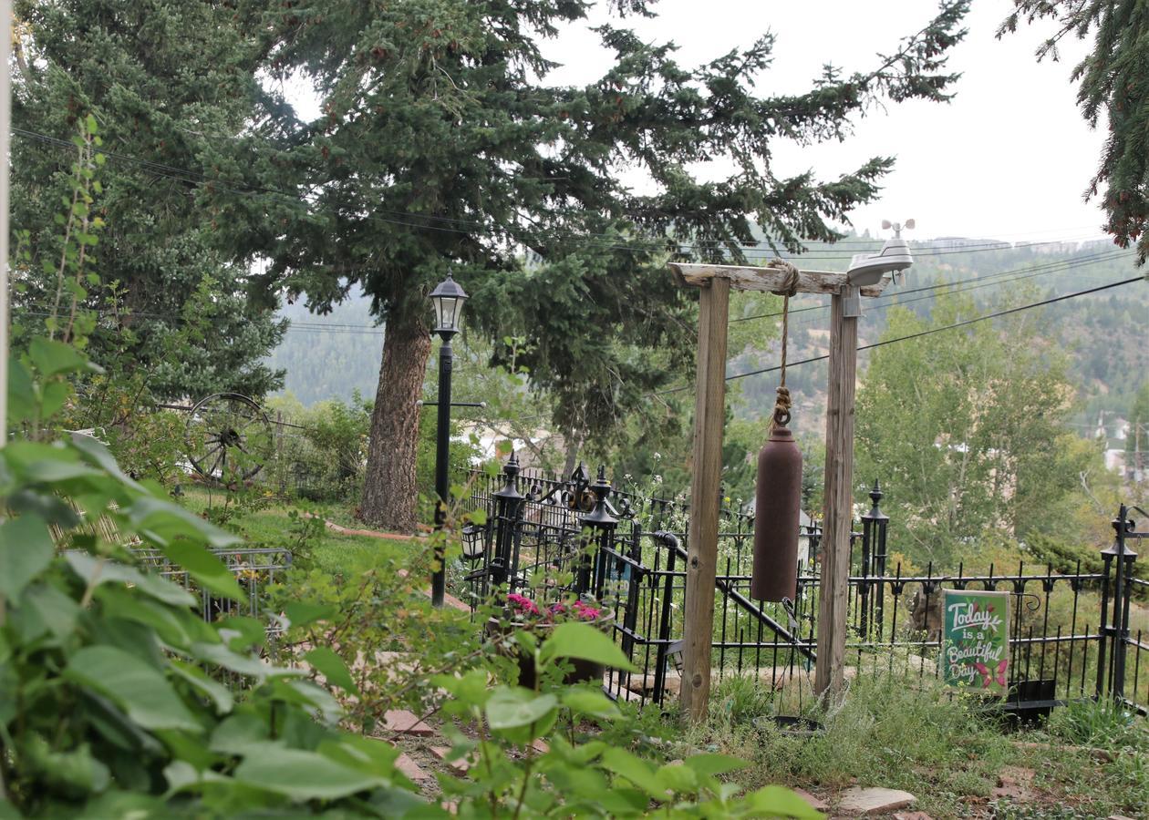 Skye Cottage Bed & Breakfast Central City Exterior foto